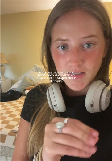 Calling anyone and everyone who can give me any tips on my room and maximizing the space while also making it look good. I'm struggling so hard SO PLEASE HELP. #newroom #newroommakeover #newroomideas #helpmearrangemyroom #helpmerearrangemyroom #helpmesetupmyroom #helpmemaximizemyspace #interiordesigntips #interiordesignhelp #interiordesigntok