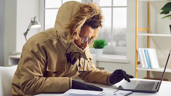 US job market in a winter, 'frozen in place' after summer slowdown