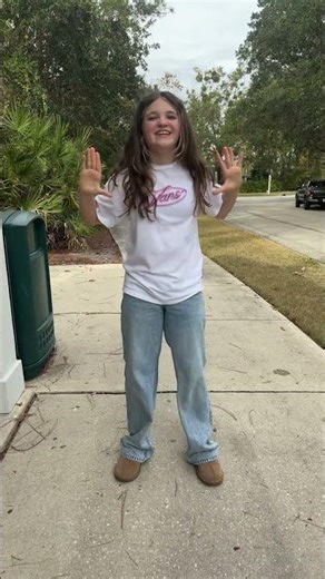 Dancing at my lemonade stand 🍋