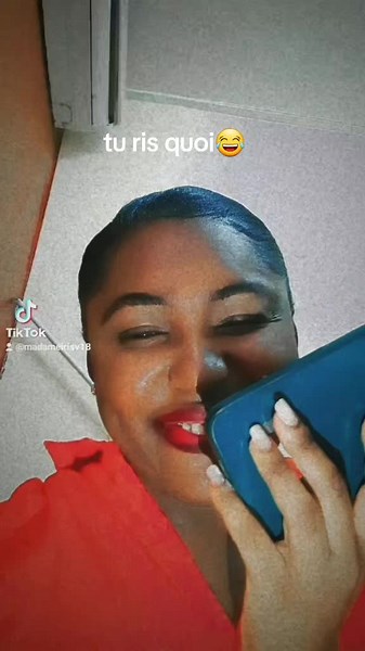 Vidéos de Iris V (@madameirisv18) avec son original - Iris V