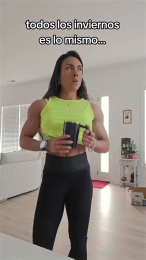 ~✨𝙎𝘼𝙈𝘼𝙉𝙏𝙃𝘼 𝙍𝘼𝘿𝘼 ✨~ on Instagram: "Jajaja la respues es SI! Hay que bañarse antes y despues del gym 😌 . . #instagood #fitness #gym #bodybuilding #muscle"