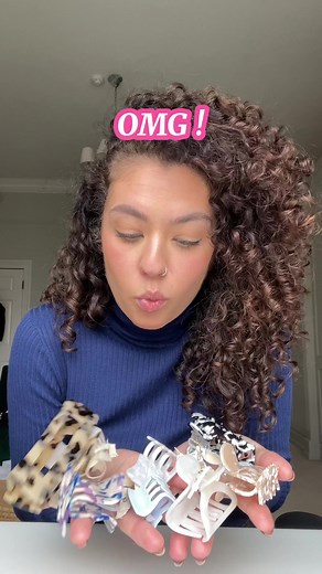 Anyone else obsessed with claw clips lately? We’re in love with our new Only Curls ones 😭 #clawclips #clawcliptutorial #clawcliphack #clawcliphairstyle | Only Curls
