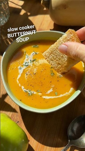 Slow Cooker Butternut Squash Soup 🍁