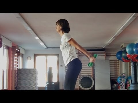 GINNASTICA DOLCE CON PESETTI lezione completa... braccia, gambe, glutei e stretching.