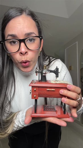 Vibtage sewing machine Music box #musicbox #tiktokshopcibermonday #tiktokshopcreatorpicks #bfcm #bfcm