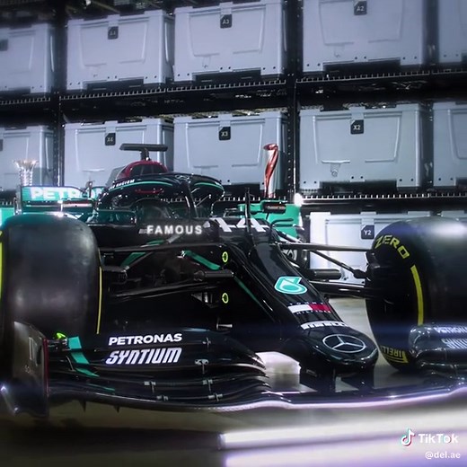 Exploring the Mercedes W11: A Lewis Hamilton Perspective