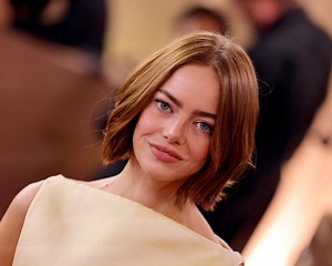 Plastic surgeons point to Emma Stone’s facial changes