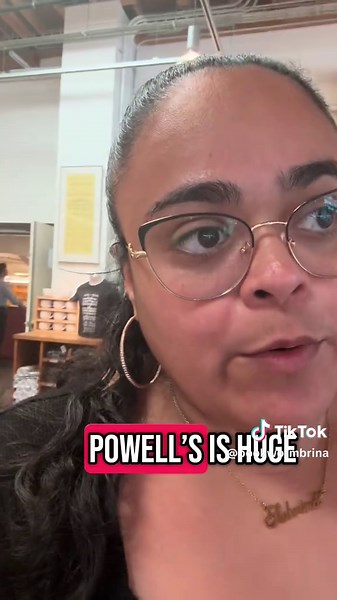 Highly recommend going to Powell’s Bookstore in Portland, Oregon! #powellsbookstore #bookstore #booktok #readersoftiktok #books #read