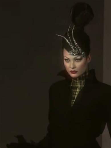 Thierry Mugler HC FW 1995: Iconic Supermodels Shine