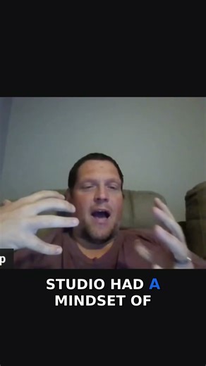 Crafting punchlines: Exploring the art and timing of storytelling in comedy