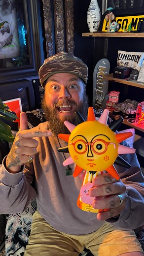 Easy logo balance trick For all the logo humans out there looking for a quick tip on balancing your logo. —— If you are a founder looking to build a brand that can scale… be sure to reach out. Link in my bio friends ☝🏼 —— #logo #logoprocess #logoideas #logomaker #logomark #graphicdesign #graphicdesigner #logotype #logos #branddesign #branding | Made By James