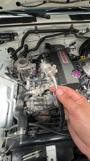 Cómo verificar el regulador de gasolina de tu D21