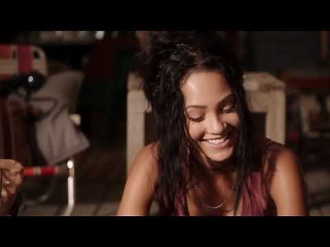 MacGyver 1x01 Riley Davis Logoless Part 2