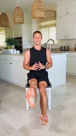 3 chair workouts for seniors - these will target your core and waistline! #seniorfitness #coretraining #chairexercises #chairexercise #chairexerciseforseniors #onlinetrainer