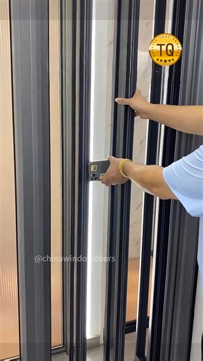 Rotating windows can prevent children from falling out of windows and can rotate at large angles to achieve large-area ventilation.#windows #windowframes #glasswindow #homedeco #homewindows #rotatingwindow #homedecor #safetywindow | chinawindowdoors