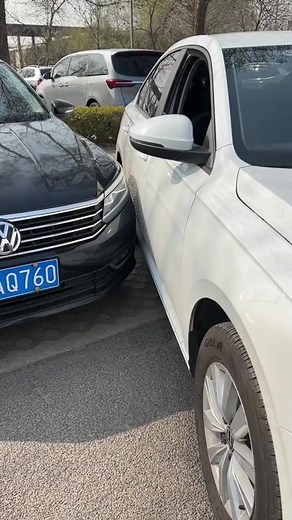 2.4M views · 34K reactions | Yeah don’t need to be afraid of driving, use this technique to improve your sense of distance #cars #automotive #driving #drivingskills #drivingtips #drivinglessons #fbreels #fbreelsvideo #fyp #foryou | DriveMastery | Facebook