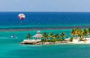 Jamaica: historia, capital, clima, turismo, playas, idioma, bandera y más