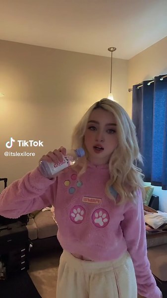 Happy spring!! 💐 #springshowersbringmayflowers #philippinestiktok #lexilore