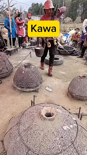 Traditional moding of giant frying pan... #fblifestyle #traditional #fryingpan #aluminum #process #howto #mould #ancient #Amazing #viral #ideas #style #technique #love #crafting | Gerald Aldea