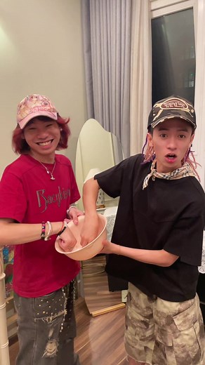 Left Hand VCC: Chào Buồng Đội Nhà 7Dnight