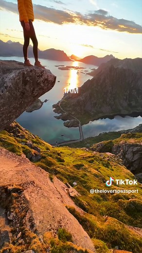 Experiencing 24 Hours of Sunlight in Norway - A Magical Midnight Sun Adventure