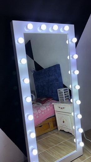 20 Focos LED para Mejorar tu Espejo y Decoración