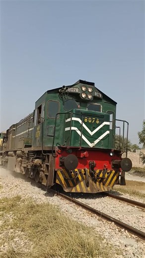 #shuttle train on jumping track#