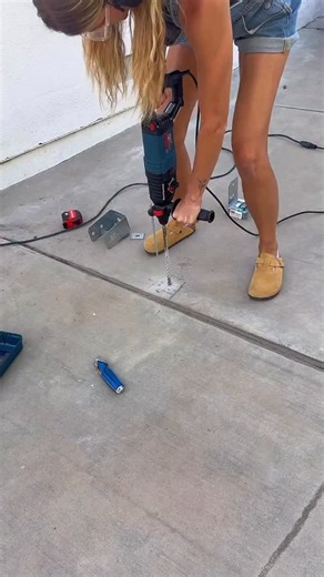 What started as a simple DIY fence project turned into a full backyard makeover—with an arbor, a gate, and a little chaos in between. But it’s all coming together one board (and one forgotten video clip) at a time. Stay tuned for Part 3: the trellis the big reveal 👀 #DIYfence #backyardmakeover #diyfailsuccess #oldhouseprojects #weekendwarrior | Andi: The Simply Distressed