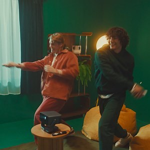 Plug in, turn on, link up and play. Access instant entertainment at home or on the go. | Epson