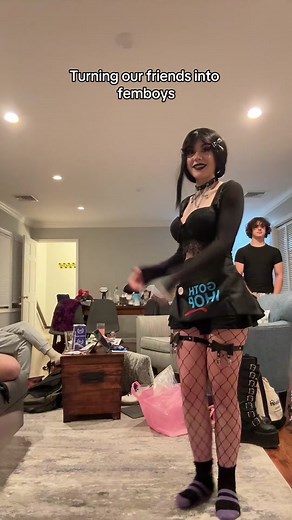 Yes, we walked around the con like this all day :) #femboy #femboyhooters #gothihop #goth #gothgirls