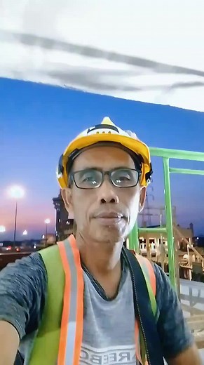 #mbahslamet #pengamenviral pas lagi capek2nya lagu Mbah Slamet lewat