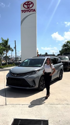 Explore the 2025 Toyota Sienna XSE Features