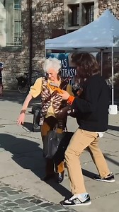 Here from Spain is awesome busker Borja Catanesi (themusicman.uk/borja-catanesi/) along with this lovely lady having a wonderful 'groovy' time! Borja brings fun and happiness everywhere he performs! youtube.com/c/BorjaCatanesi/ | The Music Man