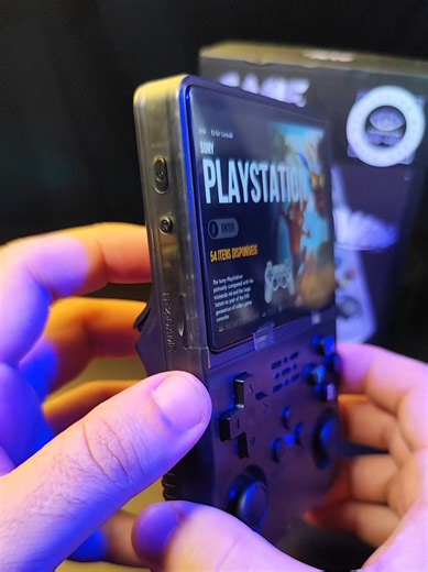 Console portátil, já vem todo configurado para jogar, boa bateria, botões confortáveis, e encontrei com um precinho incrível aqui no Tiktok Shop. #miniconsole #jogosdeinfancia #videogameportatil #consoler36s #tiktokshopbrasil