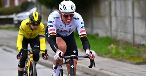 Omloop Het Nieuwsblad 2024: Nils Politt verpasst Sieg im Sprint - Jan Tratnik mit den besseren Beinen
