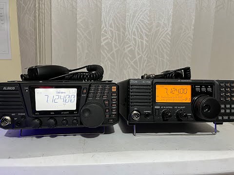 Icom 718 v Alinco DX-SR8 Base HF Radios
