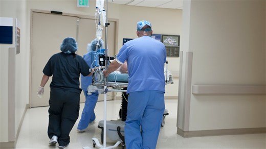 Hospital Chaplain Uses Army Veteran Experiences To Help Nurses During Pandemic