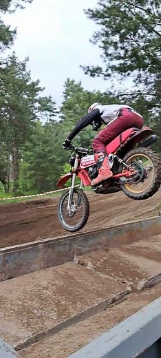 1979 Honda in Hard Enduro #enduro #honda #dirtbike