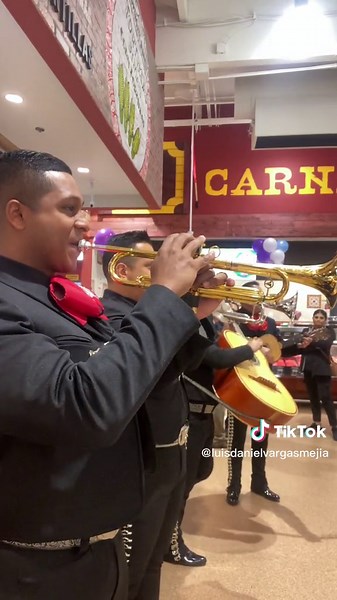 Luis Vargas on TikTok