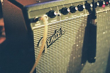 Can a Solid-State Amp Sound Like a Tube Amp? | Tone Topics - Dedicated guitar site with everything guitar gear, how-to guides, tutorials, reviews for all guitar players.