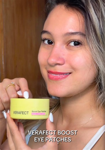 These retinal eye patches helped my under eyes look smoother, more hydrated, and way less tired Such a simple step but makes a difference 💧 @VERAFECT #boosteyepatches #retinal #koreanskincare