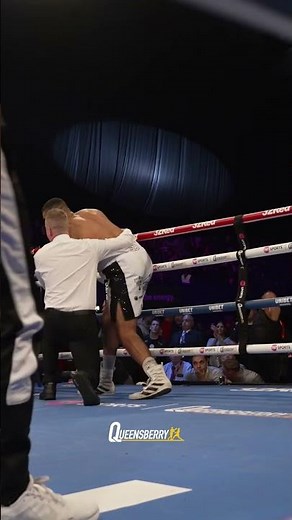 David Adeleye KNOCKSOUT Sol Dacres inside ONE ROUND 😳
