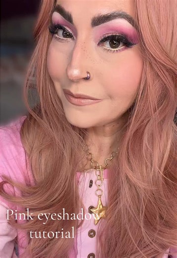 Happy Friday! Pink eyeshadow tutorial! Perfect for a day! I used @Natasha Denona palette #eyeshadowtutorial