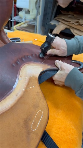 6K views · 1K reactions | Putting the first 100 rides in the saddle for you. This stage of the build is called molding the skirts. You can see the outline of the tree as it's being molded into the leather. Once the skirts dry, the nails will be pulled before setting the rear rigging and adding fleece. #roohide #roohidesaddlery #ridearoo #handmade #madeinamerica #fyp #oddlysatisfying #asmr | Roohide Saddlery | Facebook