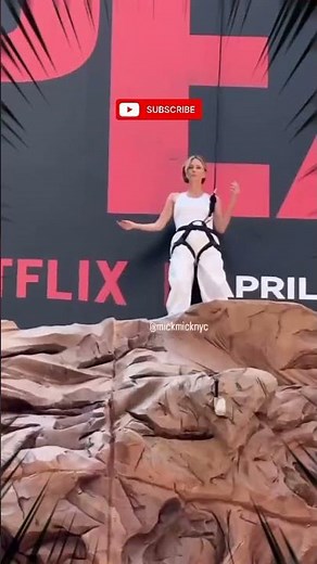 The Moment NYC Realized It Was Charlize Theron in Times Square 😱✨