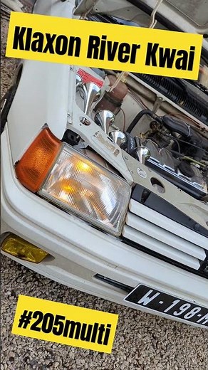 Klaxon river Kwaï posé sur la Peugeot 205 Multi. Ça souffle plus fort qu'un camion !