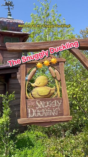 Gunther ate the interior design for The Snuggly Duckling 🤌✨#Disney #DisneyParks #TokyoDisneyResort #TokyoDisneySea #FantasySprings #Tangled #Rapunzel #SnugglyDuckling
