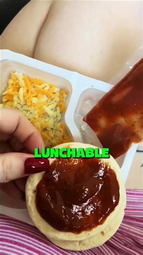 Lunchables Hack 🍕