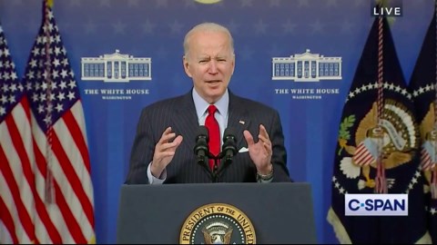 'End of quote': Biden appears to read instruction off teleprompter