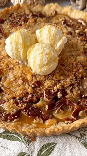 29K views · 4.7K reactions | Caramel Banana Pecan Tart不 This tart...